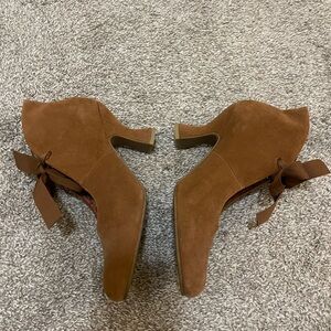 BOA Women’s Suede Heels (size 6.5)